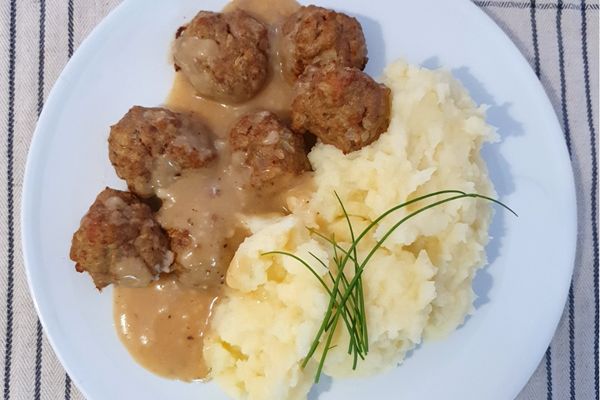Finnish meatballs and potato mash recipe